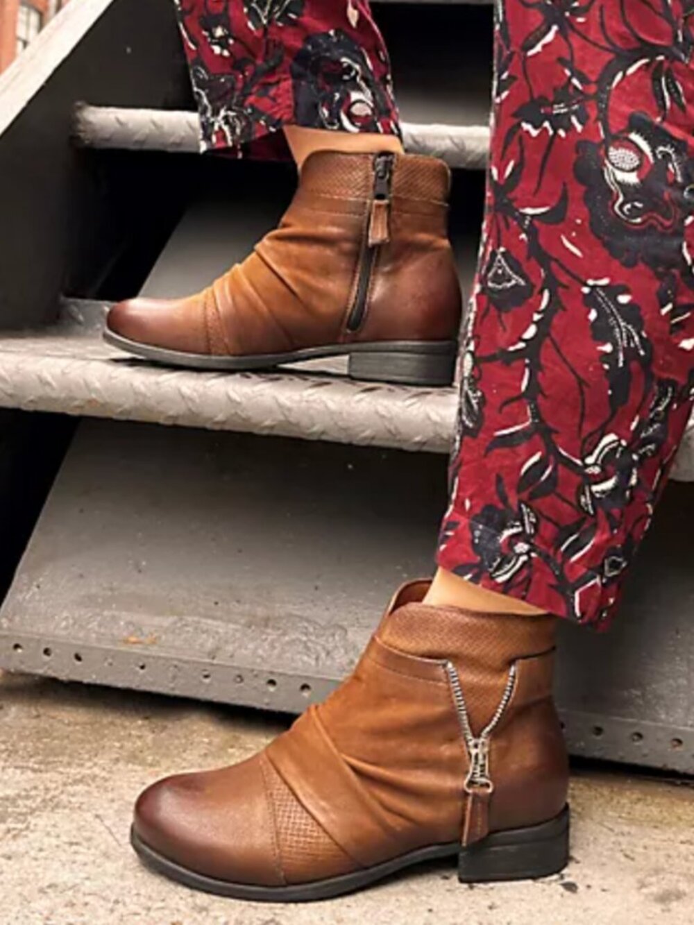 Miz Mooz Sunny Leather Zippered Ankle Boots in Hazelnut Womens Size EU 39 US 8.5